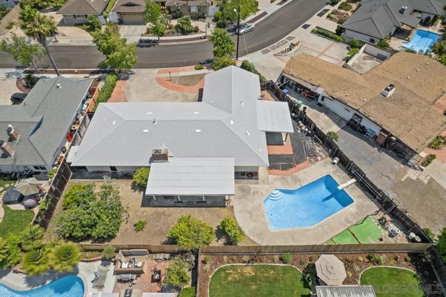 5824 Kent Pl, San Diego CA: https://media.crmls.org/mediaz/88a8a3b5-417c-4012-bbcc-678528680186.jpg