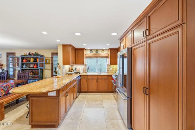 Detail Gallery Image 28 of 73 For 137 Fillmore Ave, Oxnard,  CA 93035 - 3 Beds | 3 Baths