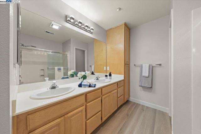 253 Bellington Cmn, Livermore CA: https://media.crmls.org/mediaz/88a8bd02-0b0e-474e-afc5-a51aac766e7c.jpg