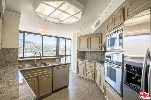 222 Monterey Road, 1306 photo 12