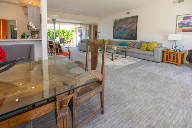 189 Desert Lakes Drive, Palm Springs CA: https://media.crmls.org/mediaz/88a9ffdd-c0d7-4844-9125-ec4ced5bd27e.jpg