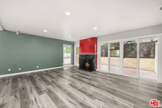 5245 Coldwater Canyon Avenue, Sherman Oaks CA: https://media.crmls.org/mediaz/88aa4b0b-09de-4baa-b8d6-2077ec66eb8f.jpg