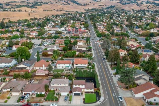 2896 Rathmann Drive, San Jose CA: https://media.crmls.org/mediaz/88aa8f68-9074-4263-b2e4-ec2a805ea6a7.jpg