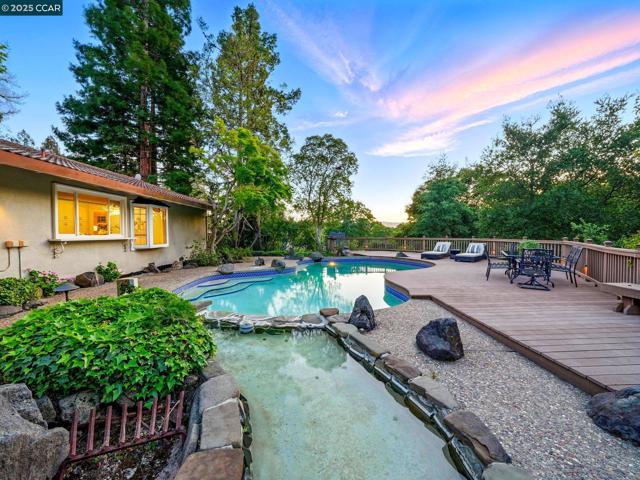 1804 Piedras Circle, Alamo CA: https://media.crmls.org/mediaz/88aab8c1-69de-4164-9616-42307779659a.jpg