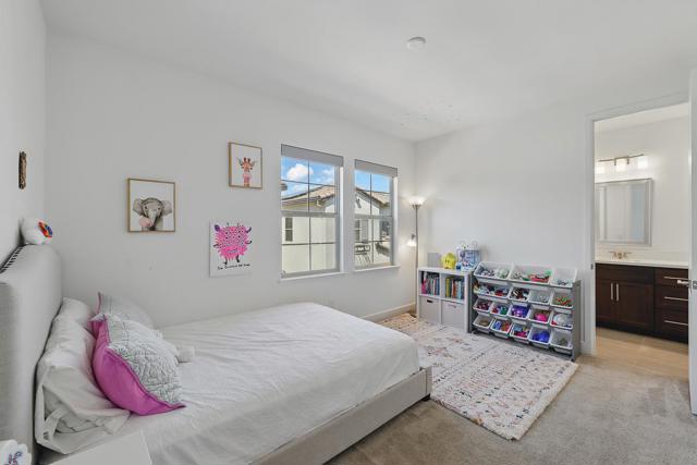410 E Redberry Place, Mountain House CA: https://media.crmls.org/mediaz/88aacf4f-c985-4e84-a4d9-b7e4221ae784.jpg