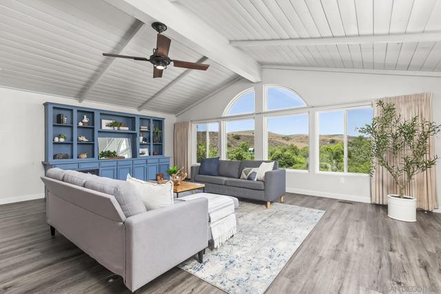 5188 Weymouth Way, Oceanside CA: https://media.crmls.org/mediaz/88aad043-9be1-43d7-bb80-00c6c7e15f82.jpg