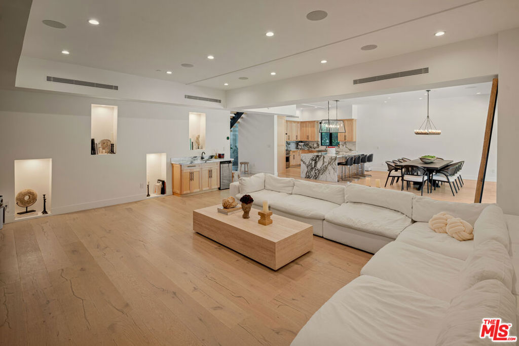 MLS #26857397 image #12