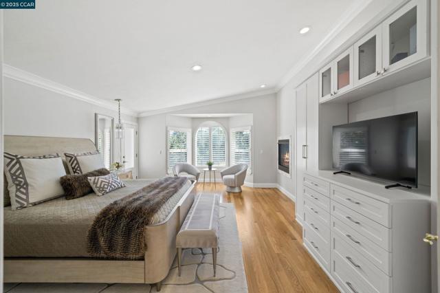 628 Sugarloaf Ct, Walnut Creek CA: https://media.crmls.org/mediaz/88acfe20-dc3a-4358-9778-b540b9481654.jpg