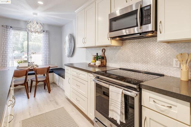 389 Belmont St, Oakland CA: https://media.crmls.org/mediaz/88ad3074-458c-4a7e-b986-08cc67738b4d.jpg