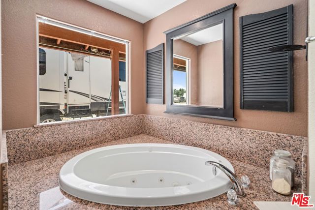 9999 Del Sol Avenue, Phelan CA: https://media.crmls.org/mediaz/88ad3a6a-f68f-4876-b62e-fff26e9ac200.jpg