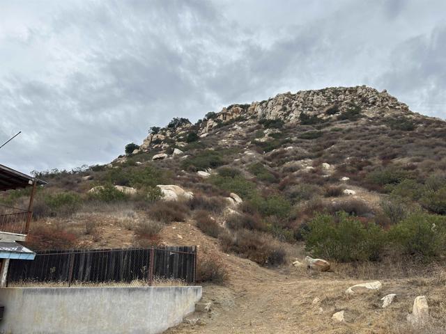 11535 Rocky Ln, Lakeside CA: https://media.crmls.org/mediaz/88ada3f1-3f5f-42aa-b2f5-b74e643f5d7f.jpg