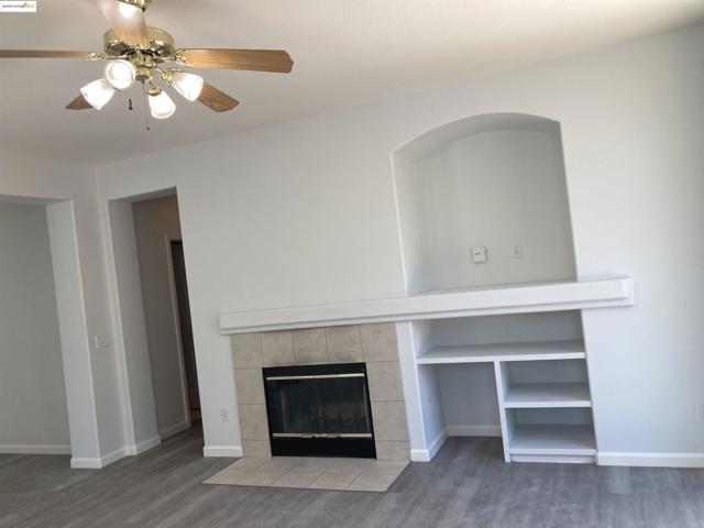 10448 almanor circle, Stockton CA: https://media.crmls.org/mediaz/88add3ce-1273-4de2-b54c-42459f5ddcbb.jpg