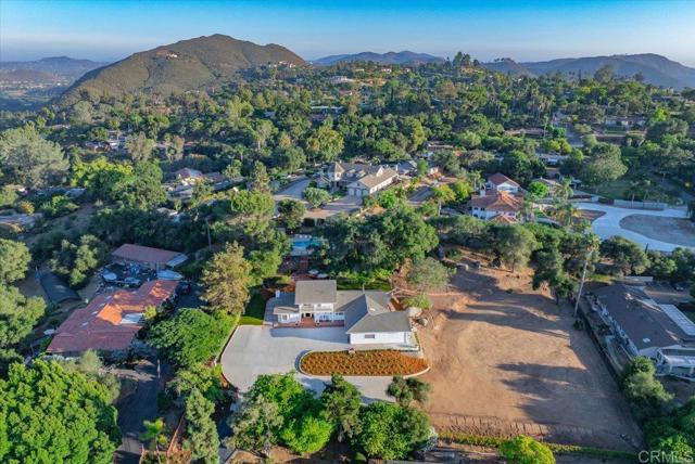 Detail Gallery Image 3 of 67 For 1015 Vereda Callada, Escondido,  CA 92029 - 4 Beds | 2/1 Baths