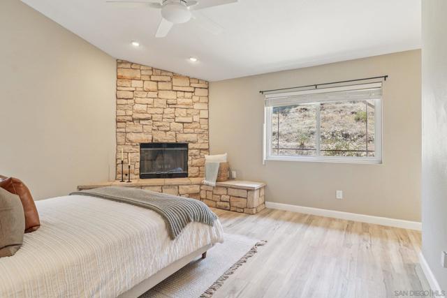 MLS #250036142SD image #24