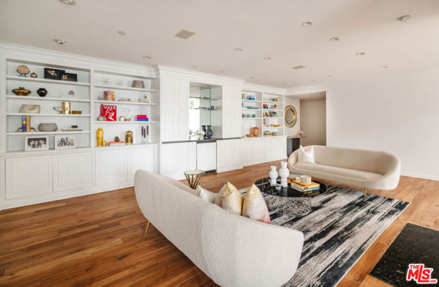 10375 Wilshire Boulevard, Los Angeles CA: https://media.crmls.org/mediaz/88ae2ae8-0886-4083-9ab0-fe05df61607b.jpg