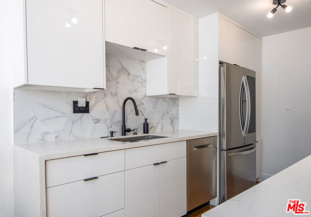 6000 Canterbury Drive, D114 photo 6