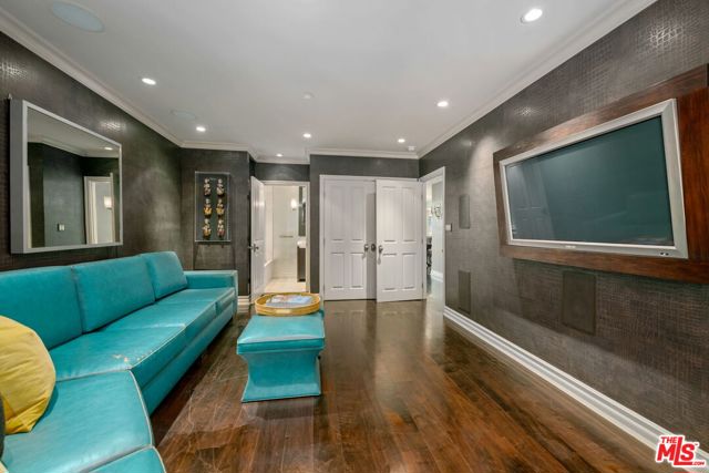 9053 Elevado Street, West Hollywood CA: https://media.crmls.org/mediaz/88af10e4-8cfa-49d0-af5a-471dbade71b6.jpg
