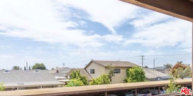 6600 Warner Avenue, Huntington Beach CA: https://media.crmls.org/mediaz/88af6bcd-0aa8-45ad-ba67-e95dd2256cb5.jpg