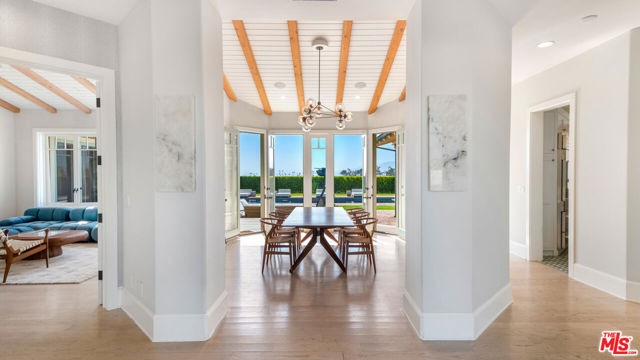 6815 Dume Drive, Malibu CA: https://media.crmls.org/mediaz/88af882a-7b85-41c2-803f-b7e8cf11d218.jpg