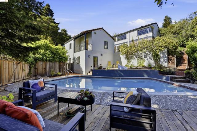 44 Highgate Rd, Kensington CA: https://media.crmls.org/mediaz/88afb1ad-f32d-46c4-beb5-ce4ef793b1f3.jpg