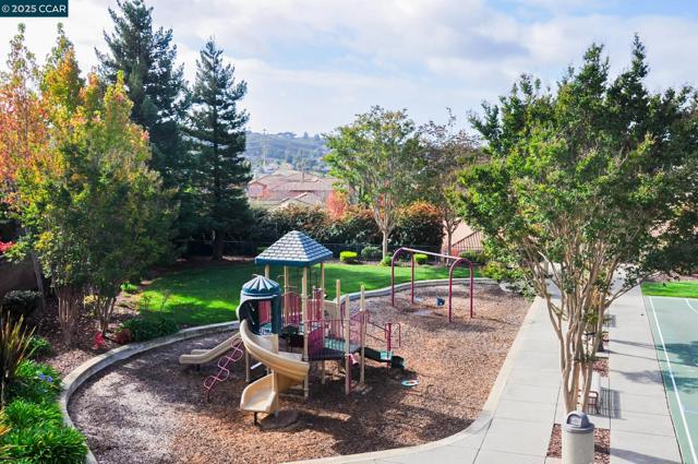 7809 Caracena Ct, Vallejo CA: https://media.crmls.org/mediaz/88b043e1-55ad-45c3-9943-d8c4c0b85063.jpg