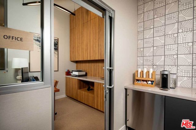 3223 Wilshire Boulevard, Santa Monica CA: https://media.crmls.org/mediaz/88b1494c-90de-48ae-ba46-82bfeaf5be97.jpg