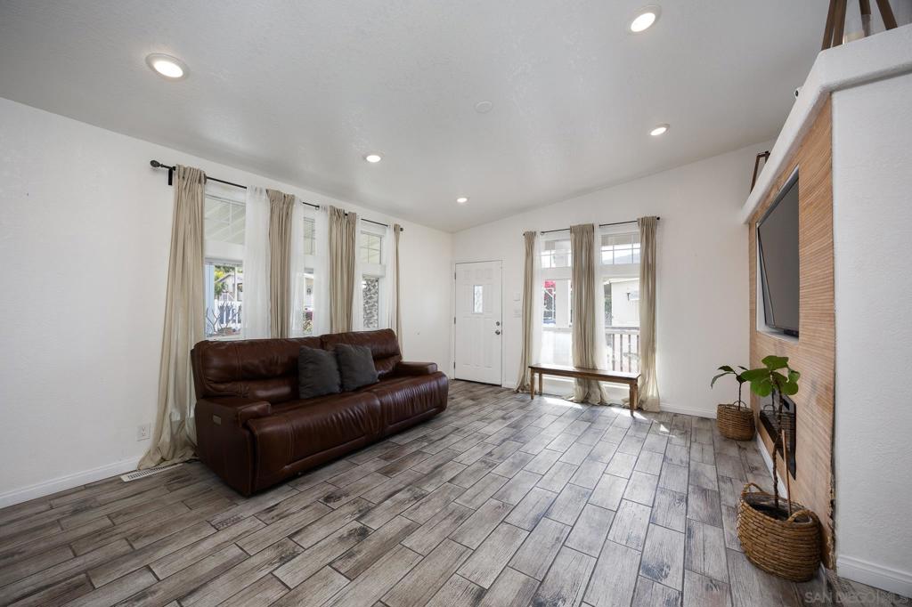 MLS #250038022SD image #6