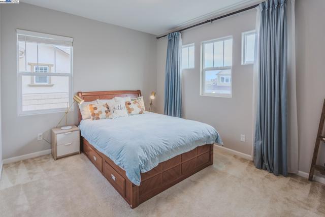 2239 Jessica Way, Tracy CA: https://media.crmls.org/mediaz/88b253ed-4e42-41a1-a5fd-4845e4e5059c.jpg