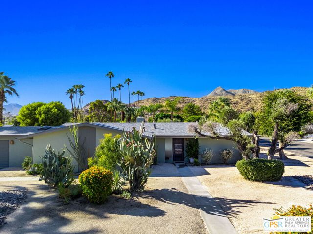 5111 E Bobolink Lane, Palm Springs CA: https://media.crmls.org/mediaz/88b31bc3-2f3e-4b50-a529-2fc1dbb22b54.jpg