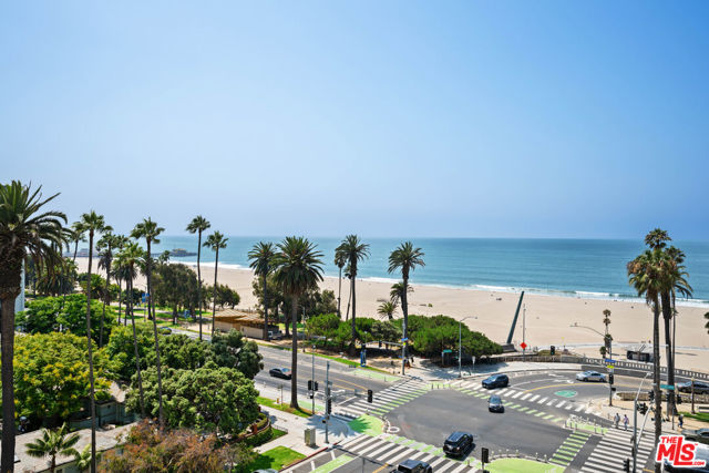 101 California Avenue, Santa Monica CA: https://media.crmls.org/mediaz/88b41138-2aa2-4c3c-9185-77e2d0e09aee.jpg