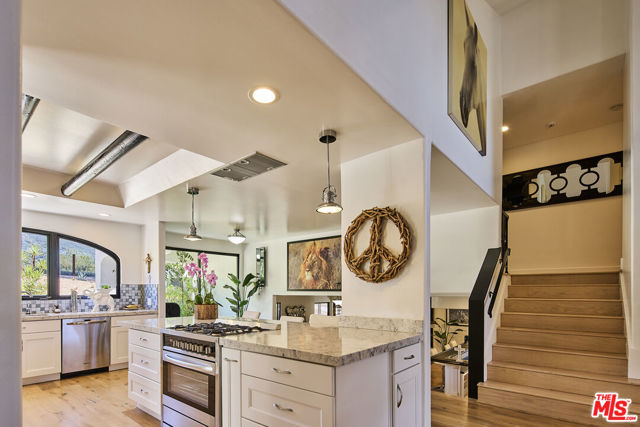 2266 Cold Canyon Road, Calabasas CA: https://media.crmls.org/mediaz/88b43cb9-674c-467a-9ab5-75003795db73.jpg