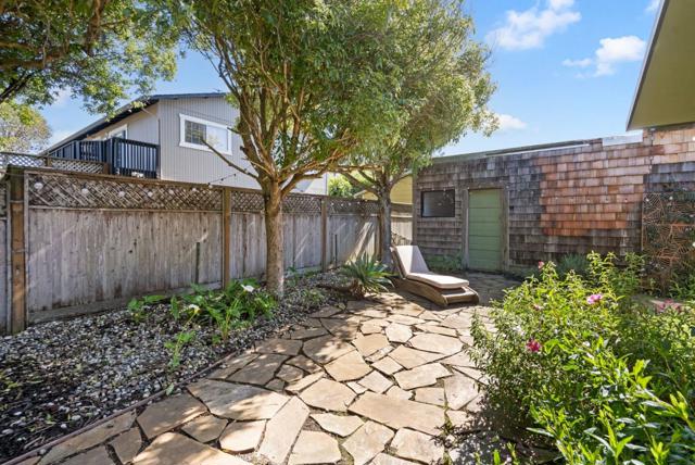 414 Vermont Avenue, Moss Beach CA: https://media.crmls.org/mediaz/88b46aad-017a-4941-a47b-008611716e9f.jpg