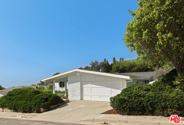 Drew Fenton | 1279 El Hito Circle Pacific Palisades CA | MLS: 7358476