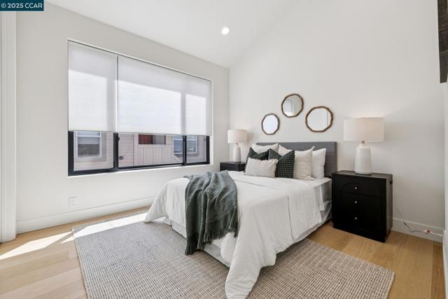 1270 64th St, Emeryville CA: https://media.crmls.org/mediaz/88b52518-a82c-4fd3-a7fb-c990b94a3a1d.jpg