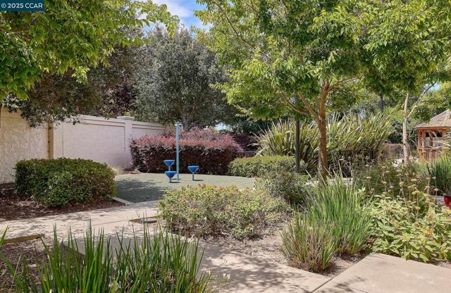 204 Purisima St, San Pablo CA: https://media.crmls.org/mediaz/88b544b0-8f9d-4fac-af34-57e414cf8f0e.jpg