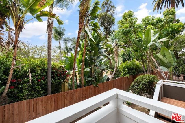 6612 Emmet Terrace, Los Angeles CA: https://media.crmls.org/mediaz/88b5885a-eba7-4446-ad93-9b0ef59329ab.jpg