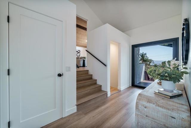 2927 Lawrence Ln, Escondido CA: https://media.crmls.org/mediaz/88b5a9e5-5856-4240-97ab-a6087a6ce336.jpg