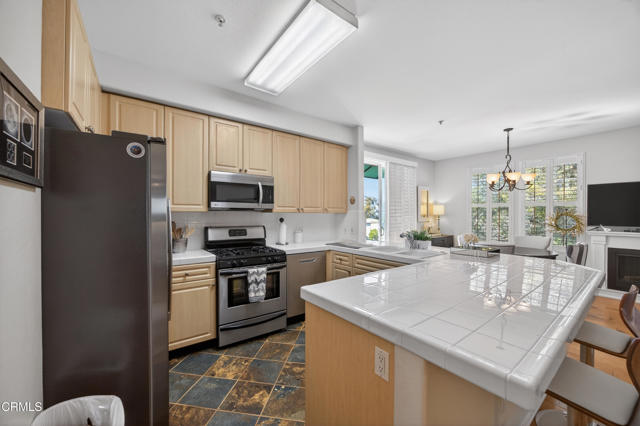 Detail Gallery Image 4 of 33 For 436 Poli St #313,  Ventura,  CA 93001 - 2 Beds | 2 Baths