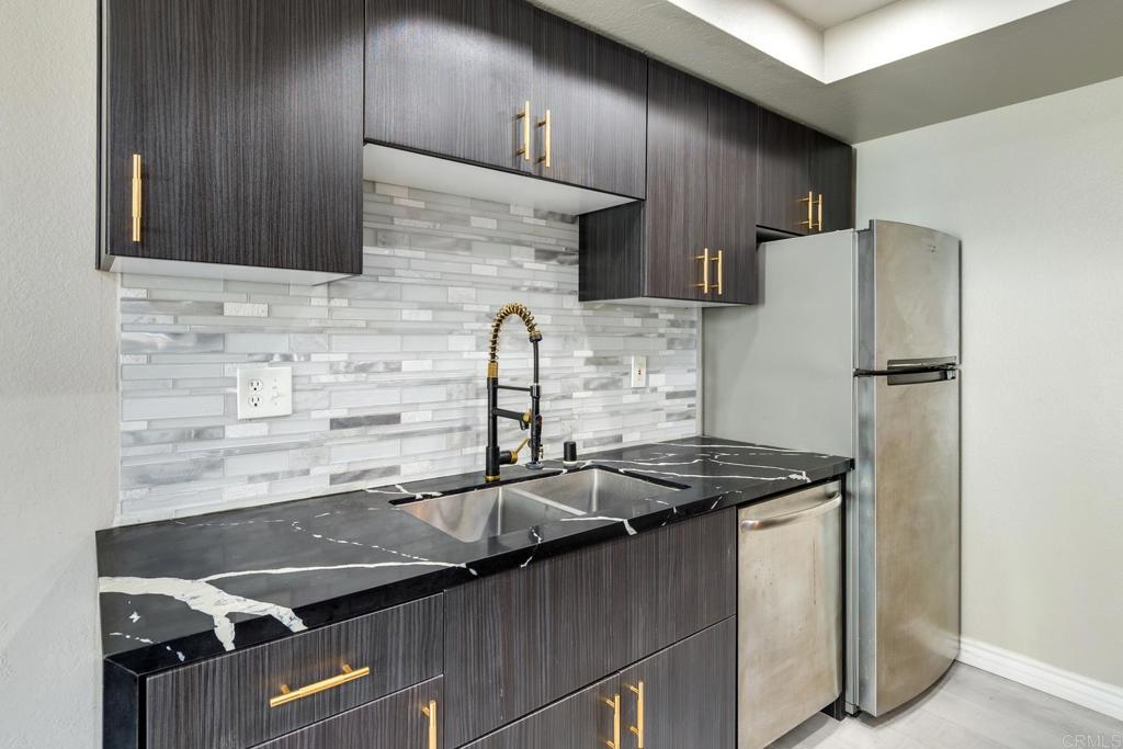 2828 Famosa Boulevard - photo 2