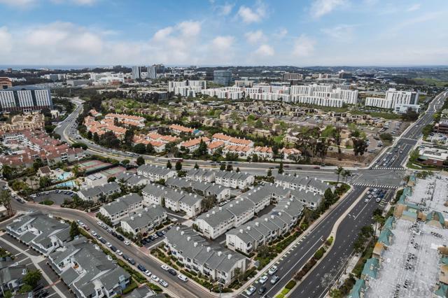 4052 Mahaila Ave, San Diego CA: https://media.crmls.org/mediaz/88b6c04c-1146-4aed-b1fc-d6d0f2f791ca.jpg