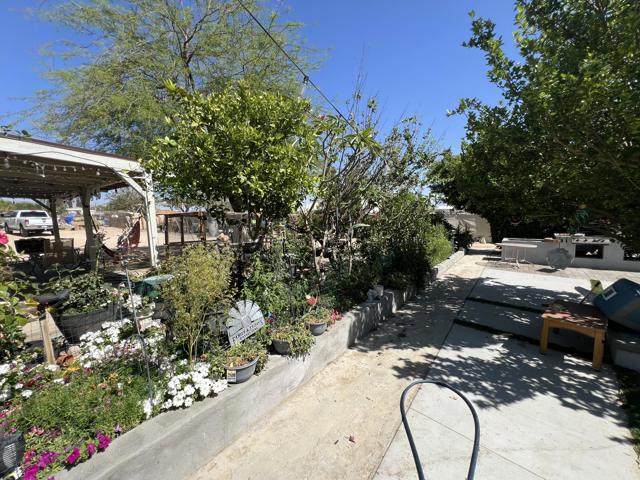 21130 Hot Springs Road, Desert Hot Springs CA: https://media.crmls.org/mediaz/88b723b3-e2cb-44e7-ba8c-635942cc289e.jpg