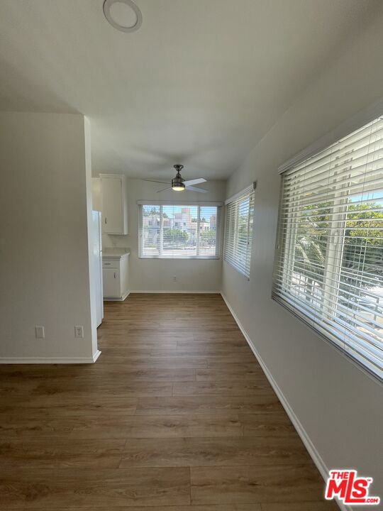 8420 Gulana Avenue, Playa del Rey CA: https://media.crmls.org/mediaz/88b78e1a-617d-472e-90ee-7b70026eb9a7.jpg
