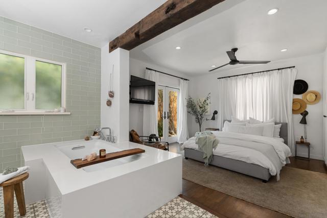 4826 Biona Dr, San Diego CA: https://media.crmls.org/mediaz/88b7d739-03d0-415c-8d20-1ce159f55201.jpg
