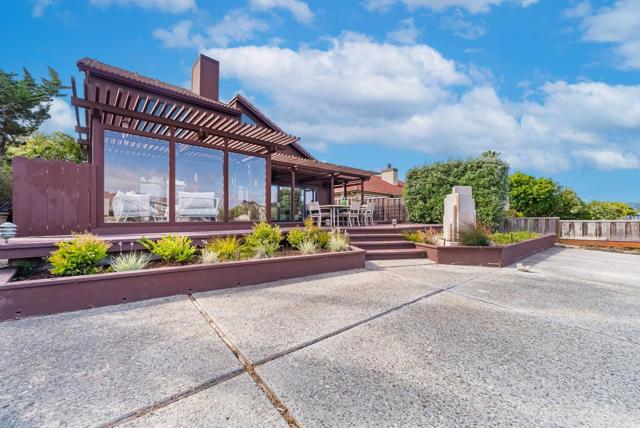 707 Santa Cruz Lane, Foster City CA: https://media.crmls.org/mediaz/88b7f877-75ab-4b85-91b7-d82b33091c41.jpg