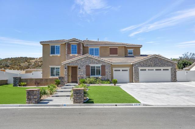 Detail Gallery Image 2 of 70 For 32797 Hayden Rd, Menifee,  CA 92584 - 5 Beds | 4/1 Baths