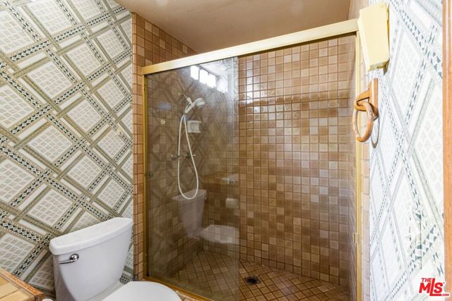 11 S Callecita, Laguna Beach CA: https://media.crmls.org/mediaz/88b8d05c-2bf9-45b7-8baa-1c5efa07673a.jpg