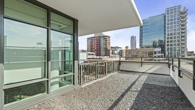 325 7Th Ave, San Diego CA: https://media.crmls.org/mediaz/88b9b971-f790-484f-9ae2-17df25aafc96.jpg