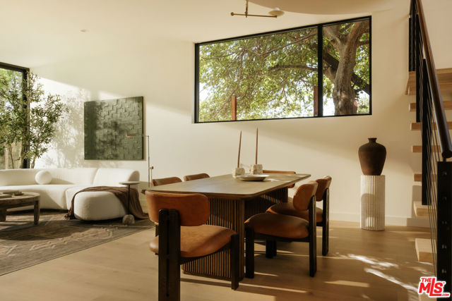 Image 3 of 16 For 8906 Hubbard Street