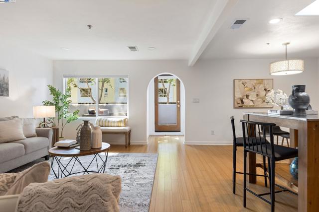 2649 San Pablo Ave, Berkeley CA: https://media.crmls.org/mediaz/88ba81f2-75e3-4b59-8c13-c89a60f9e974.jpg