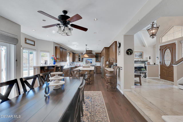 4542 Skidmore Court, Moorpark CA: https://media.crmls.org/mediaz/88baf3be-c234-4fda-b7ef-9a839b8bffdd.jpg